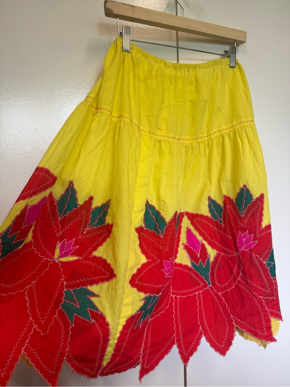 Handmade cotton Floral Midi Skirt with Red Appliqués. Costume. Summer. Boho